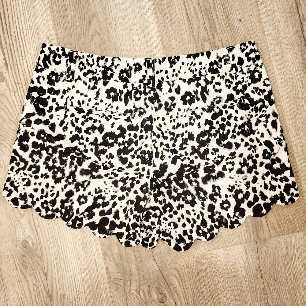 J. Crew White Black Leopard Print Scalloped Linen Cotton Shorts Women's Size 6